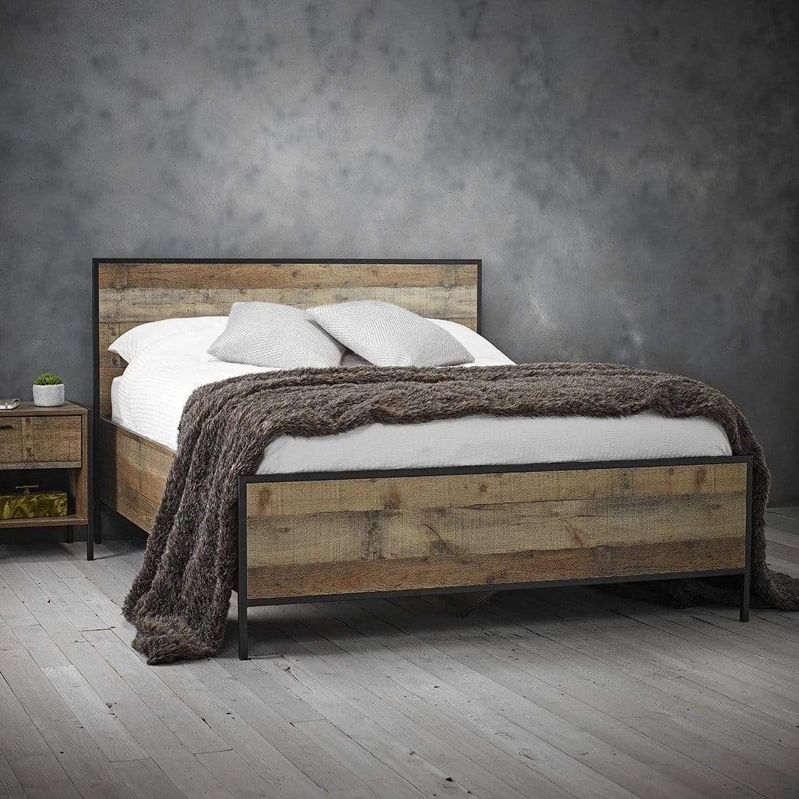 Hoxton Urban Rustic Bedroom Furniture Metal Frames - Chest of Drawers, Bedframe